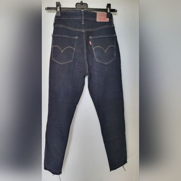 Size 27 LEVI STRAUSS & Co. 721 Black High Rise Skinny Jeans - Picture 2 of 3